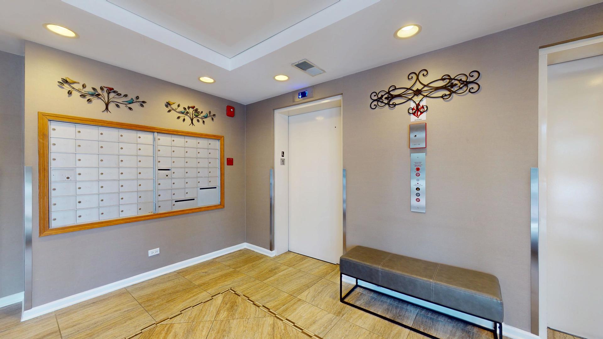 201 N Vail Avenue #207, Arlington Heights, IL 60004