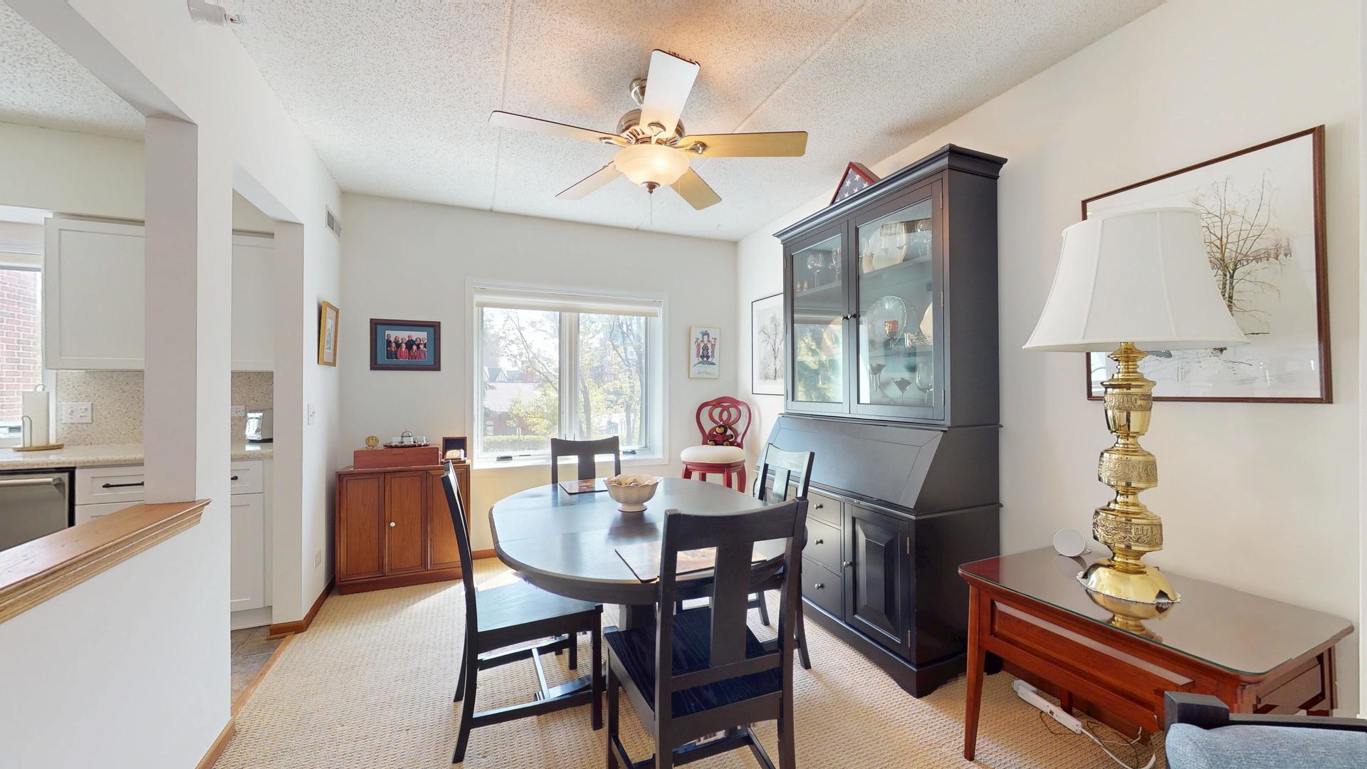 201 N Vail Avenue #207, Arlington Heights, IL 60004