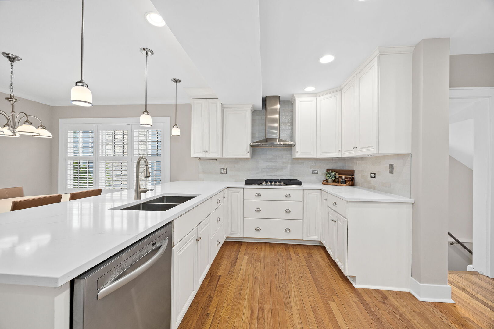 5132 Grand Avenue, Downers Grove, IL 60515
