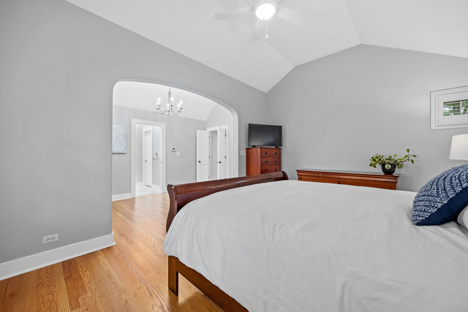 5132 Grand Avenue, Downers Grove, IL 60515