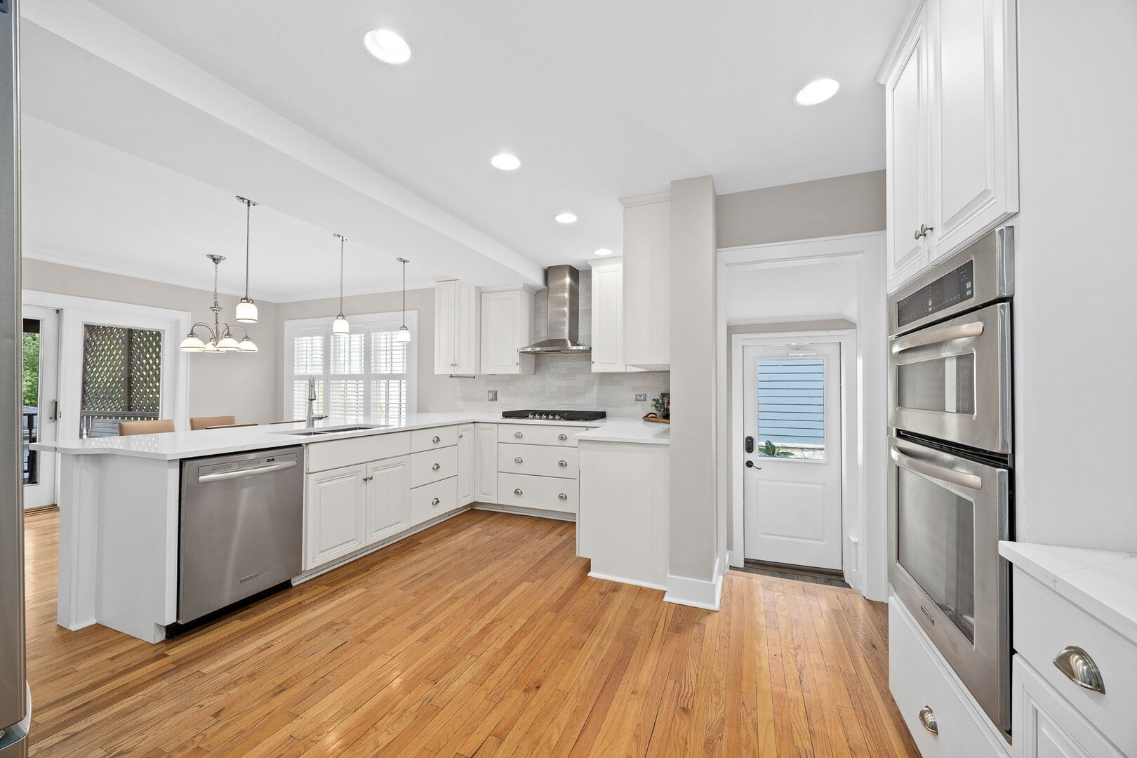 5132 Grand Avenue, Downers Grove, IL 60515