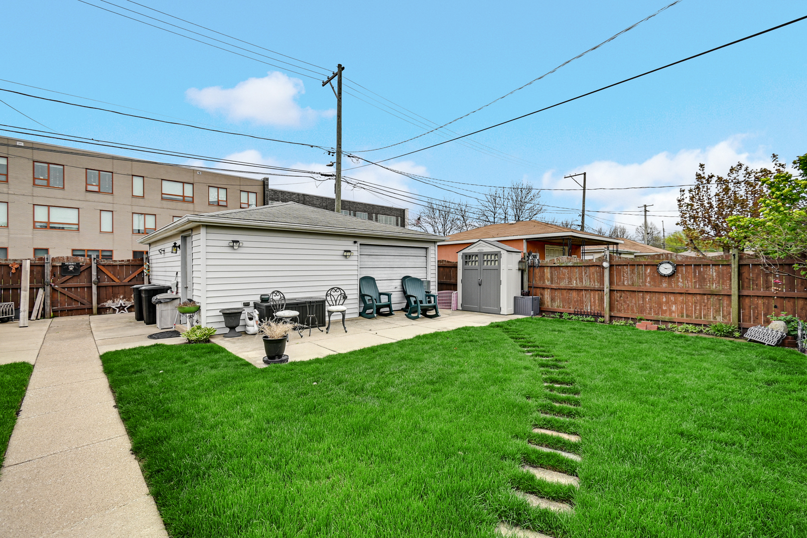 10445 S Avenue E Avenue, Chicago, IL 60617