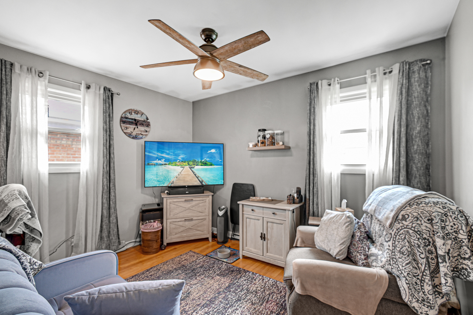 10445 S Avenue E Avenue, Chicago, IL 60617