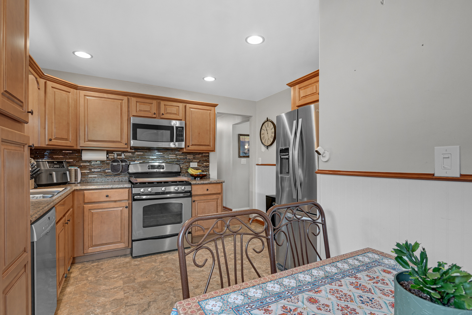 10445 S Avenue E Avenue, Chicago, IL 60617