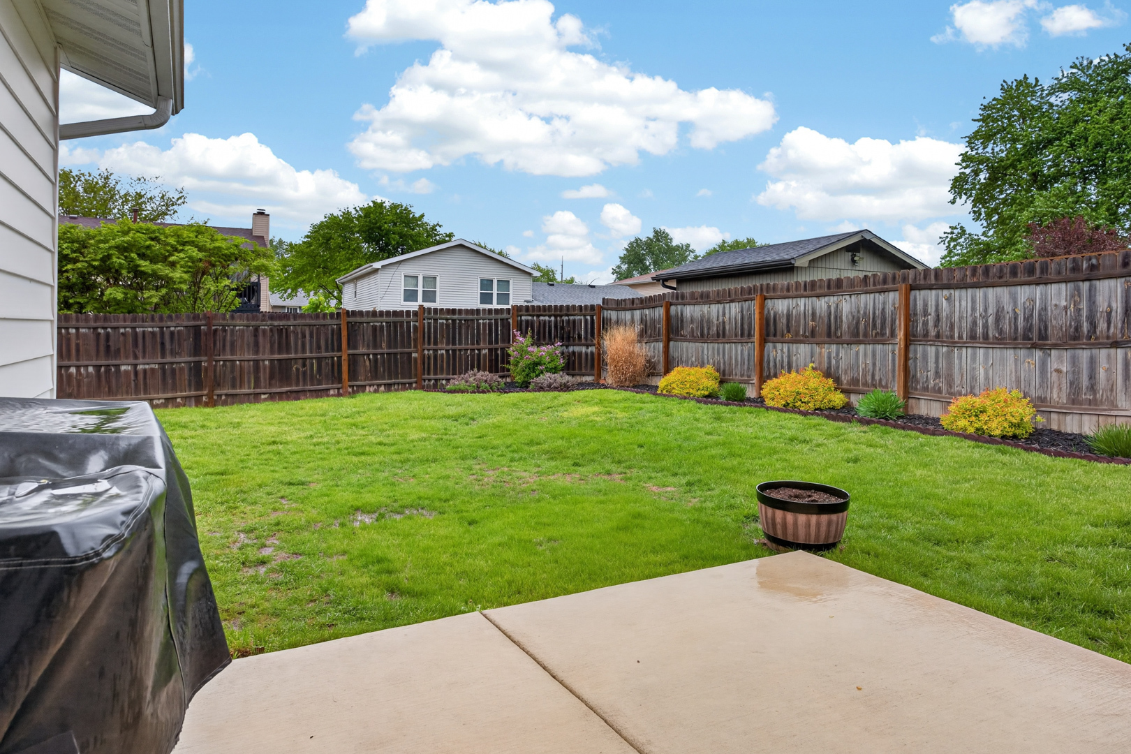 8 Ivey Court, Bloomington, IL 61701