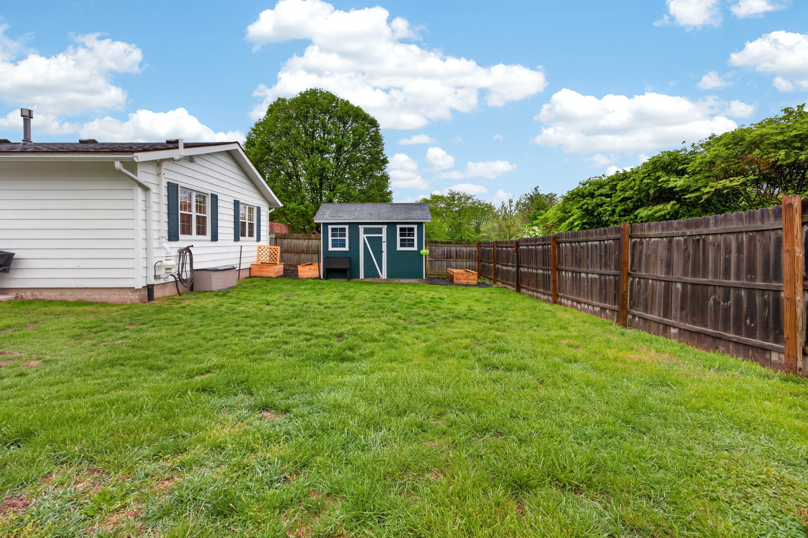 8 Ivey Court, Bloomington, IL 61701