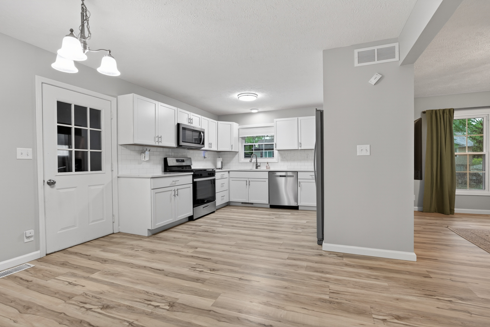 8 Ivey Court, Bloomington, IL 61701