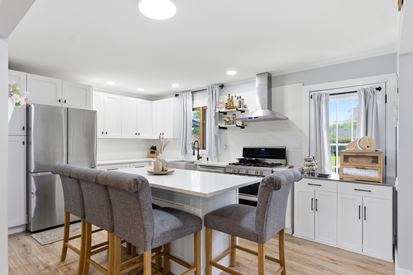 16123 S Peerless Drive, Plainfield, IL 60586