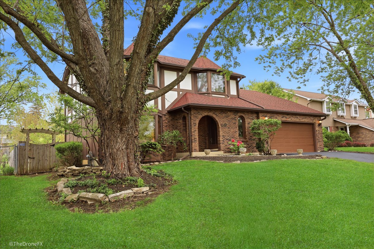 22W324 McCarron Road, Glen Ellyn, IL 60137