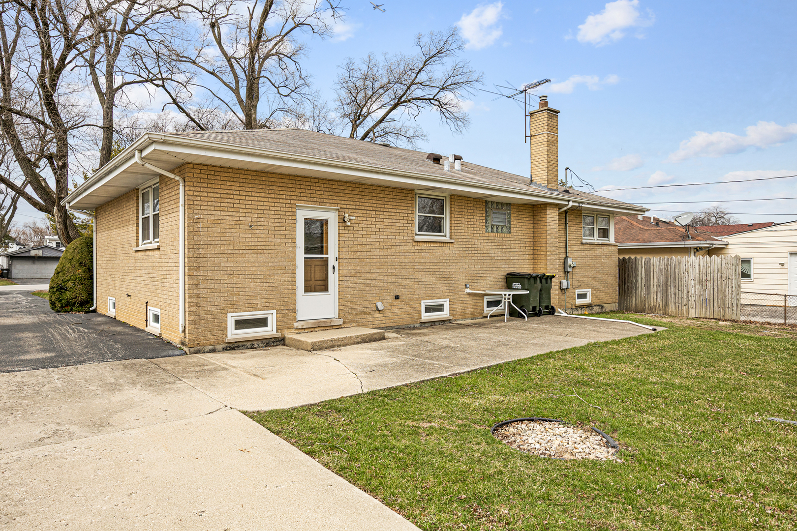 2701 Lee Street, Melrose Park, IL 60164