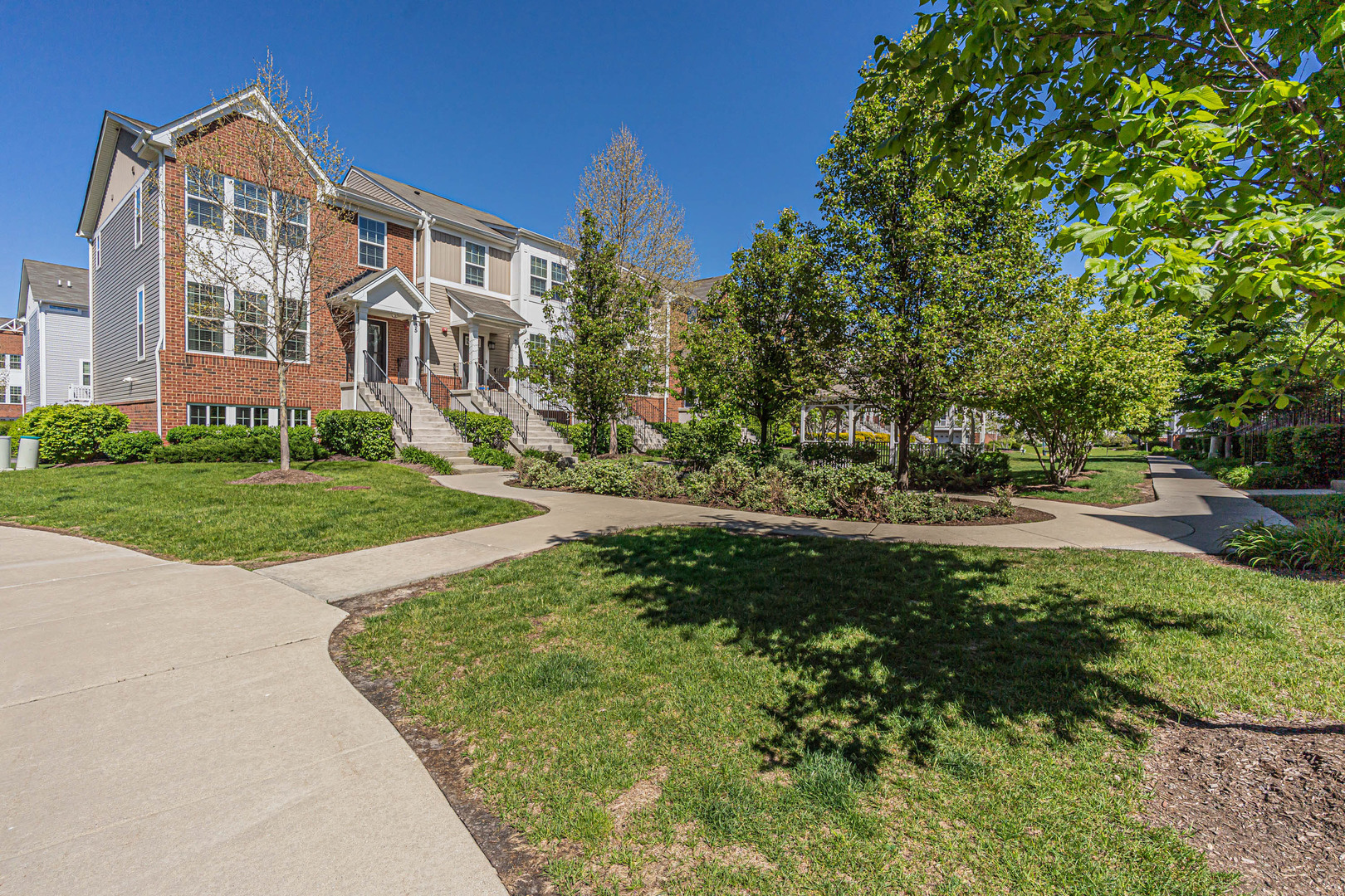 35 Nicholas Drive, Des Plaines, IL 60016
