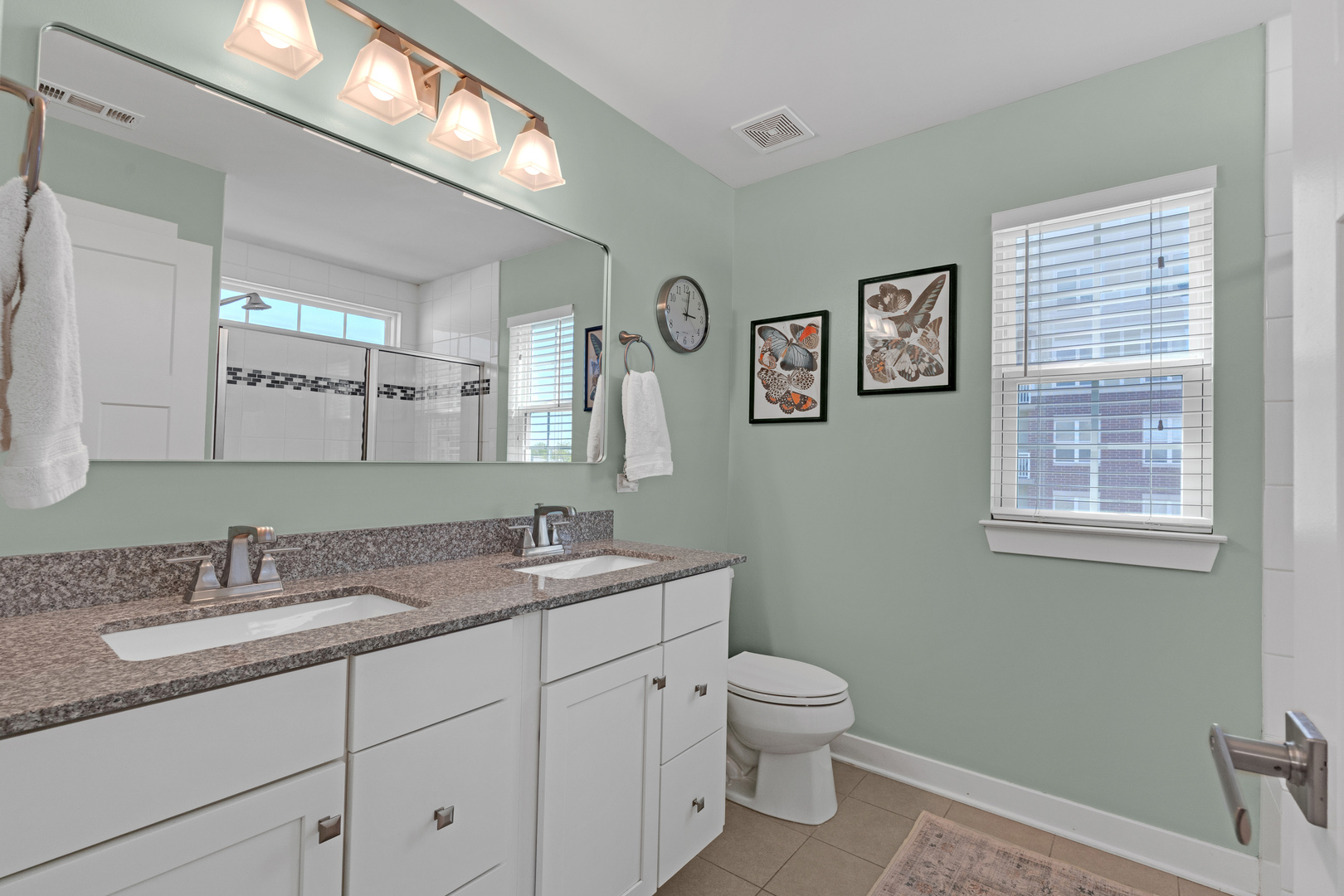 35 Nicholas Drive, Des Plaines, IL 60016