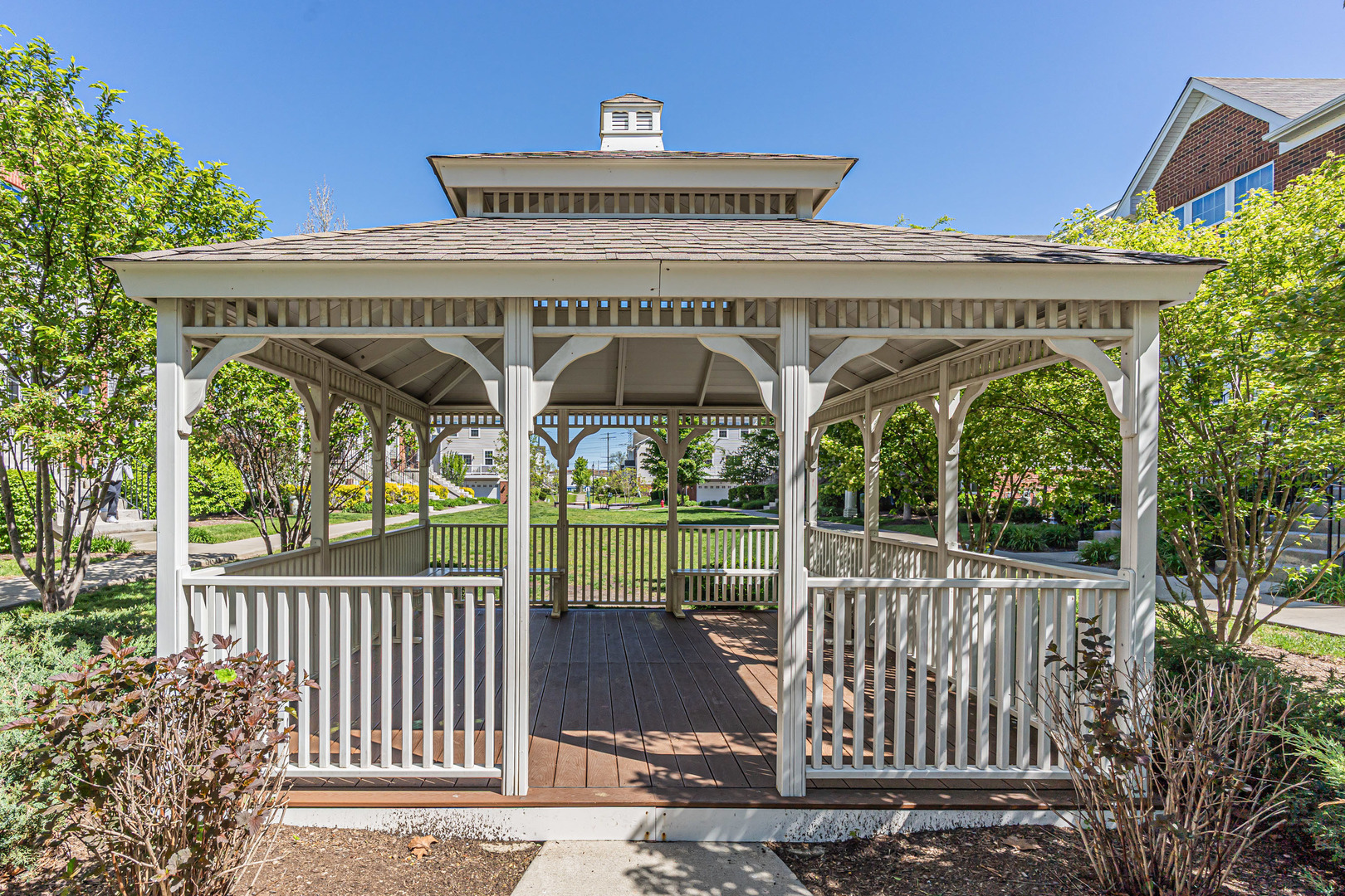 35 Nicholas Drive, Des Plaines, IL 60016