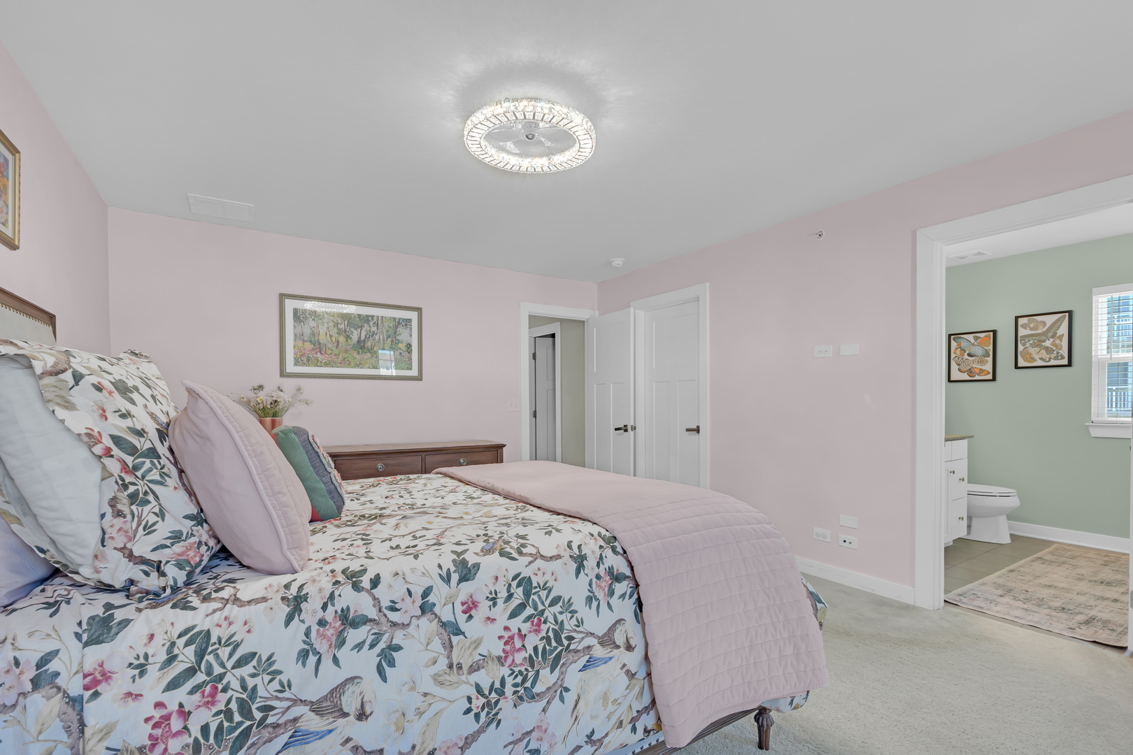 35 Nicholas Drive, Des Plaines, IL 60016
