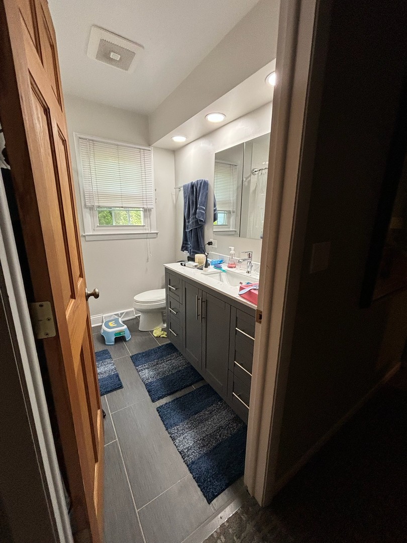 1220 Anthony Lane, Deerfield, IL 60015