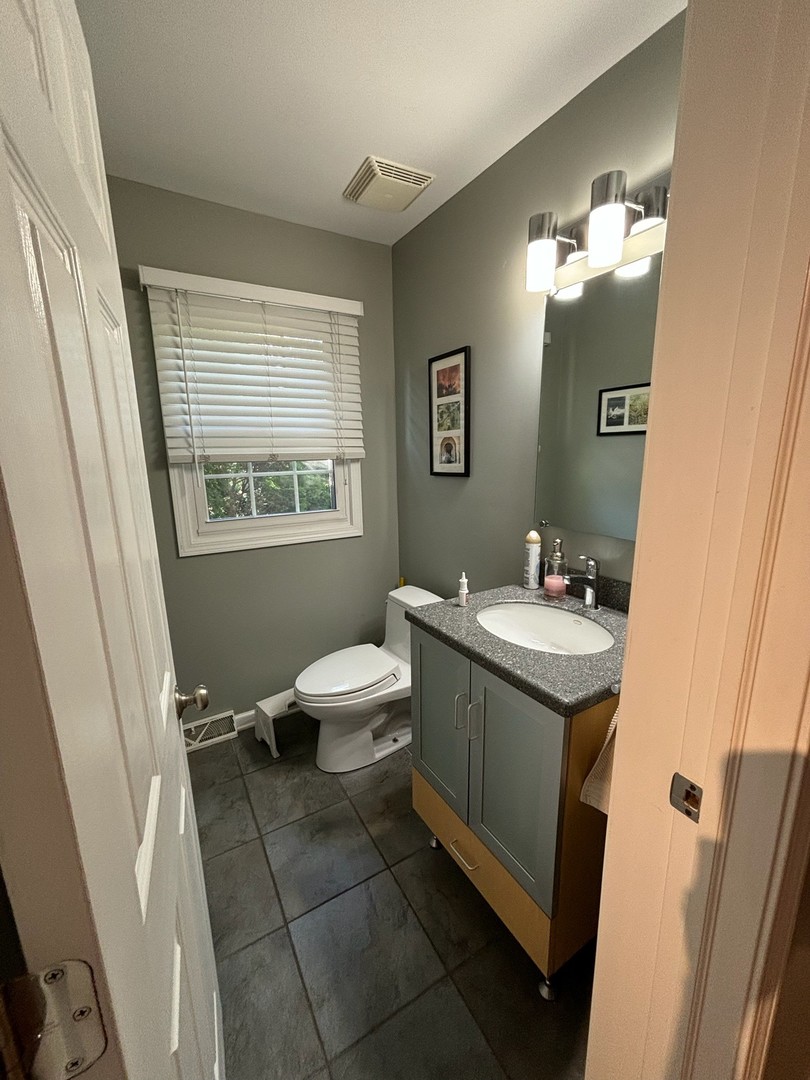 1220 Anthony Lane, Deerfield, IL 60015