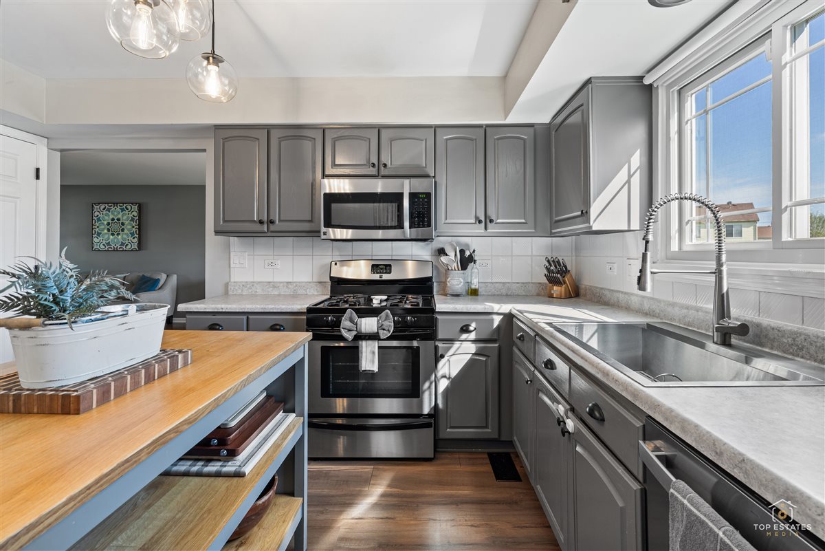 309 N Southport Road, Mundelein, IL 60060