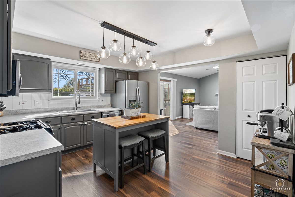 309 N Southport Road, Mundelein, IL 60060