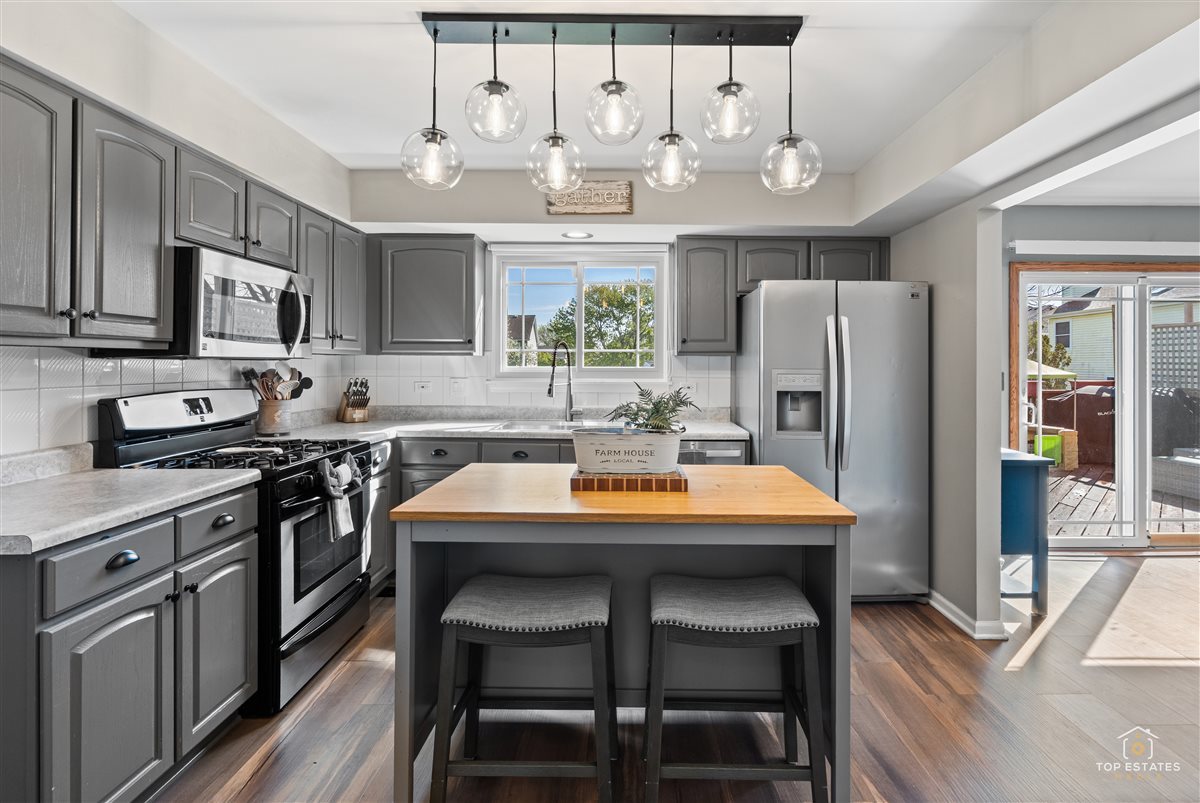309 N Southport Road, Mundelein, IL 60060