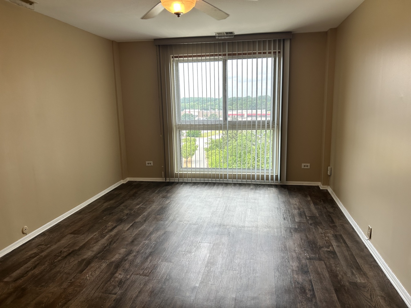 100 Park Avenue #706, Calumet City, IL 60409