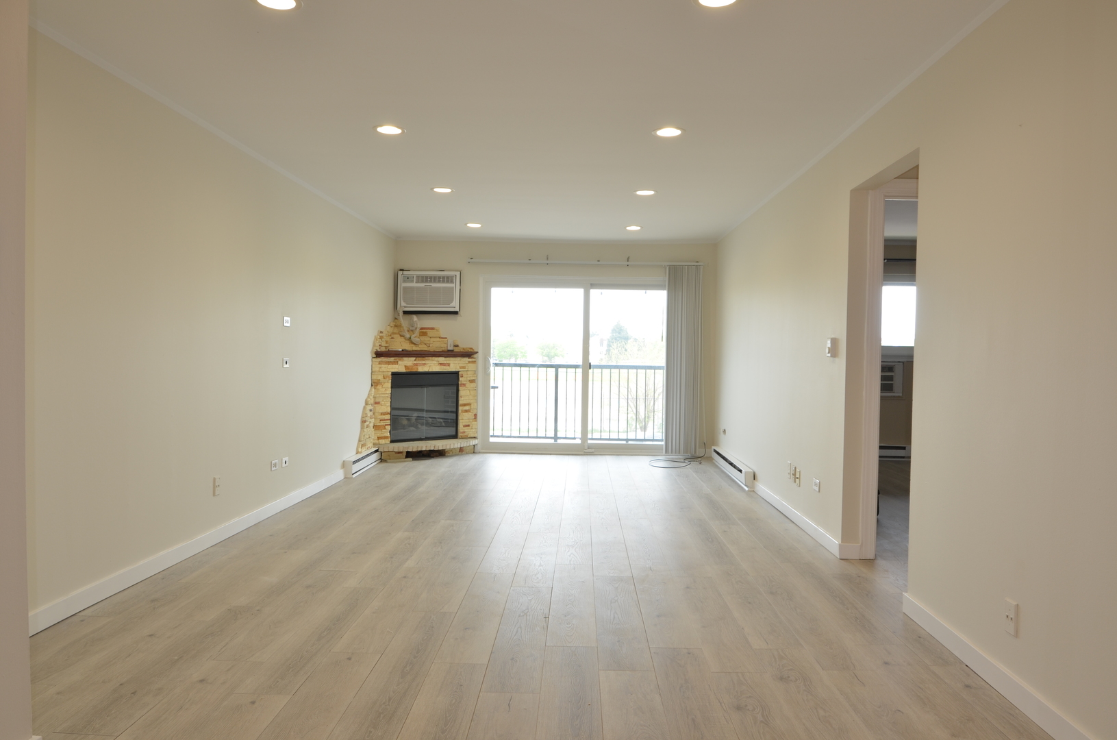 826 E Old Willow Road #206, Prospect Heights, IL 60070