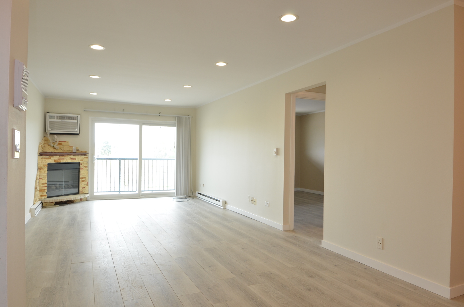 826 E Old Willow Road #206, Prospect Heights, IL 60070