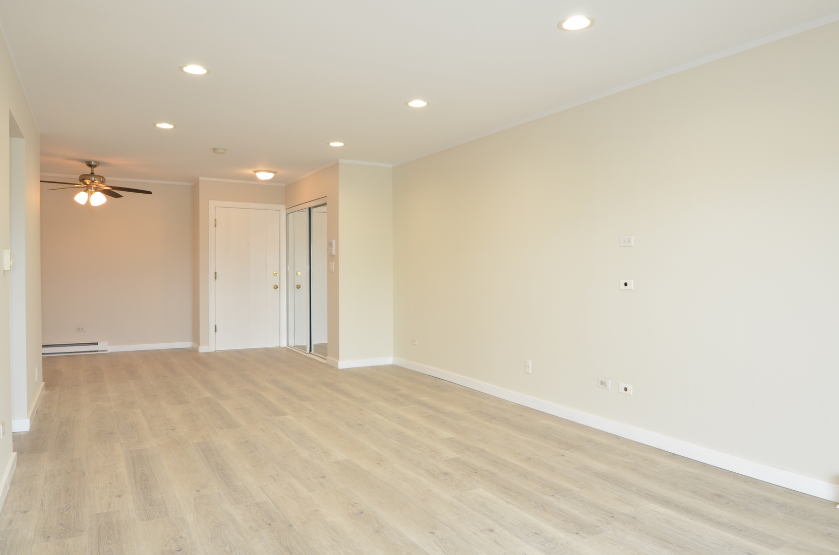 826 E Old Willow Road #206, Prospect Heights, IL 60070