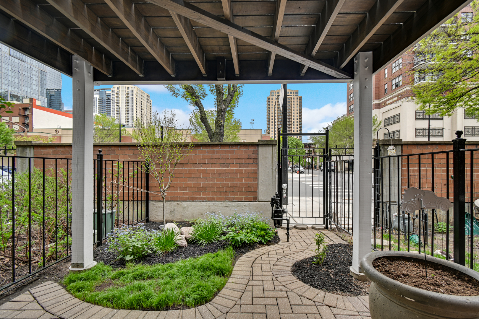 1452 S State Street, Chicago, IL 60605