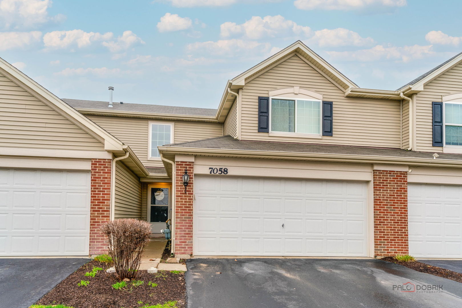 7058 Hidden Green Circle, Fox Lake, IL 60020