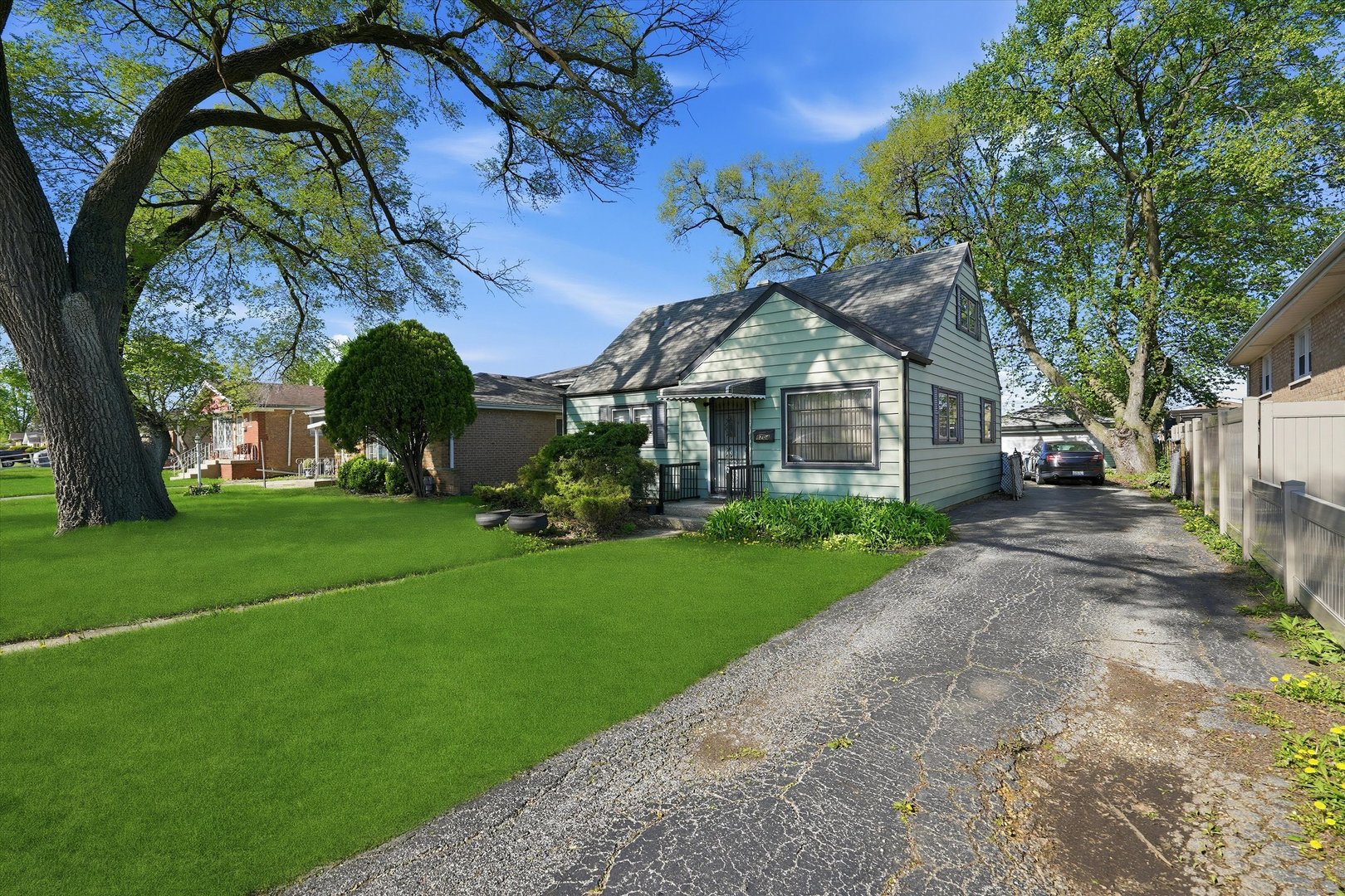 8204 Austin Avenue, Burbank, IL 60459