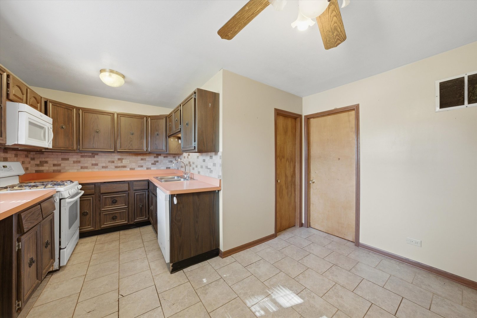 8204 Austin Avenue, Burbank, IL 60459