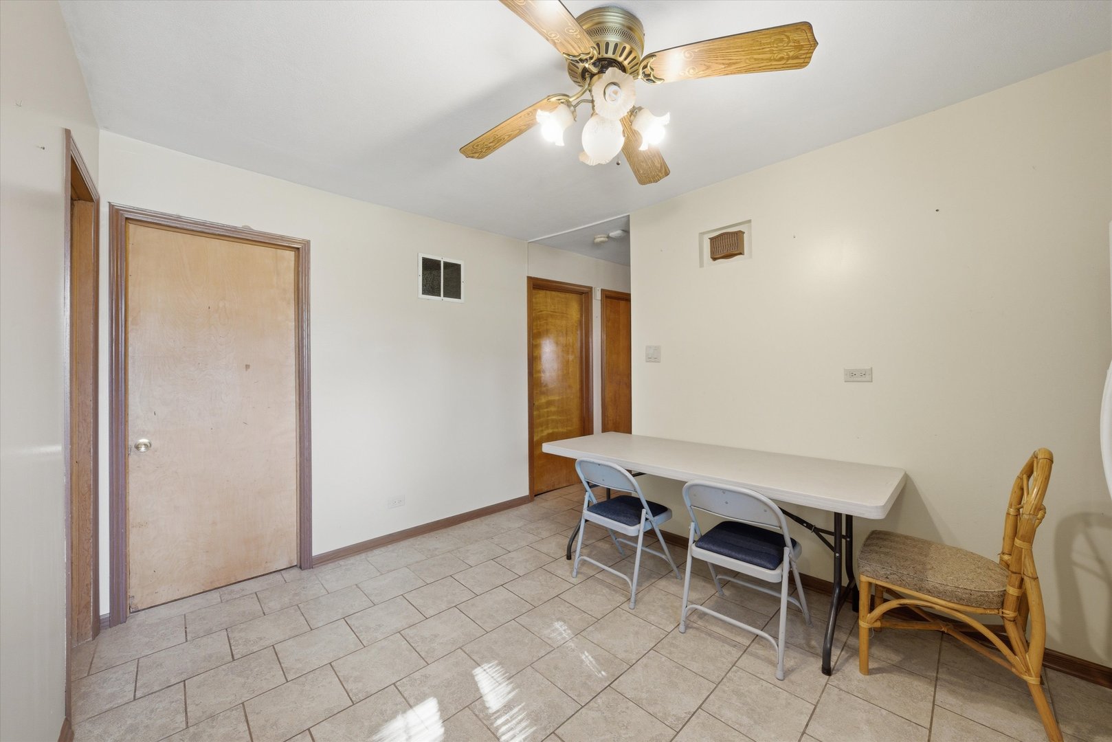 8204 Austin Avenue, Burbank, IL 60459