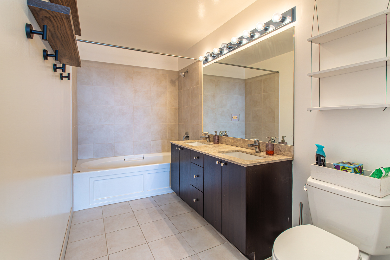 235 W Van Buren Street #4405, Chicago, IL 60607