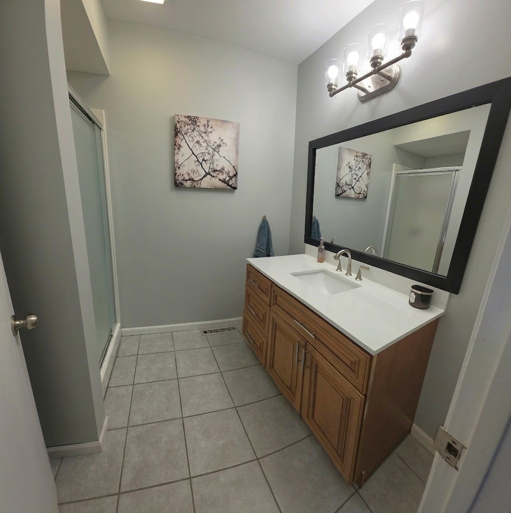 585 N Lyle Avenue, Elgin, IL 60123