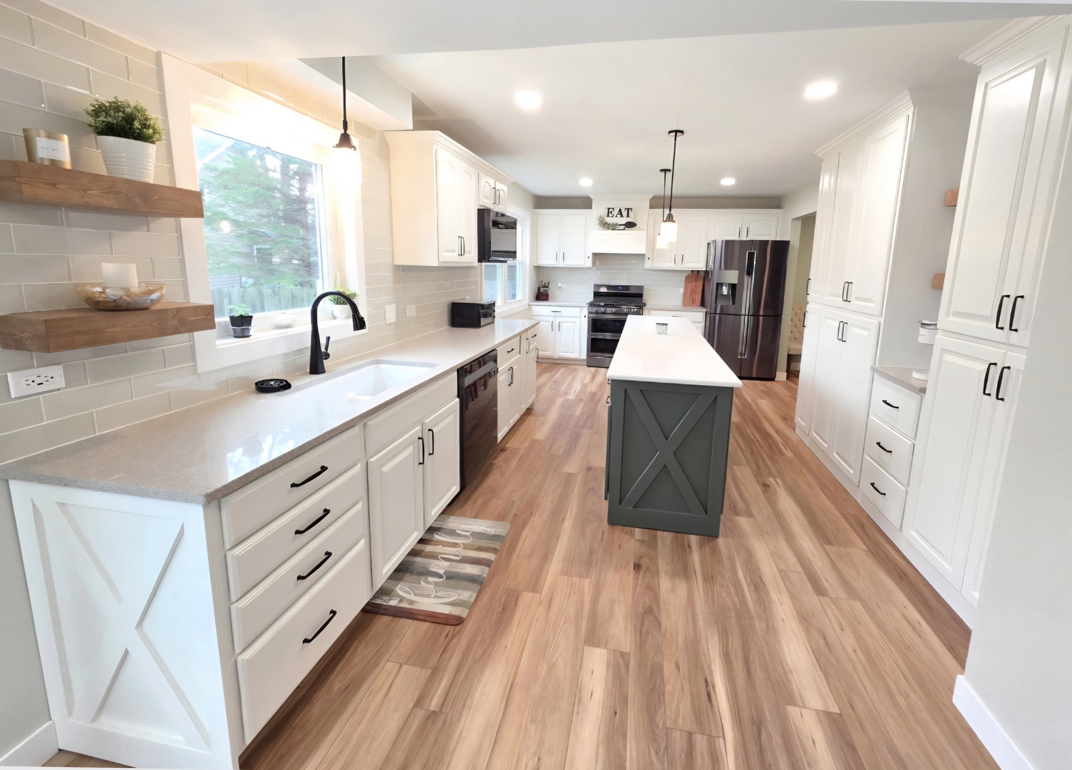 585 N Lyle Avenue, Elgin, IL 60123
