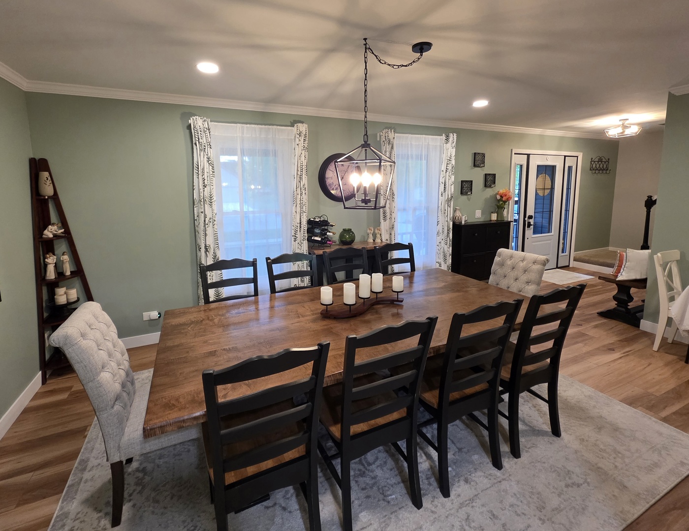 585 N Lyle Avenue, Elgin, IL 60123