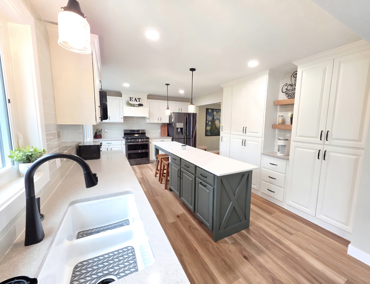 585 N Lyle Avenue, Elgin, IL 60123
