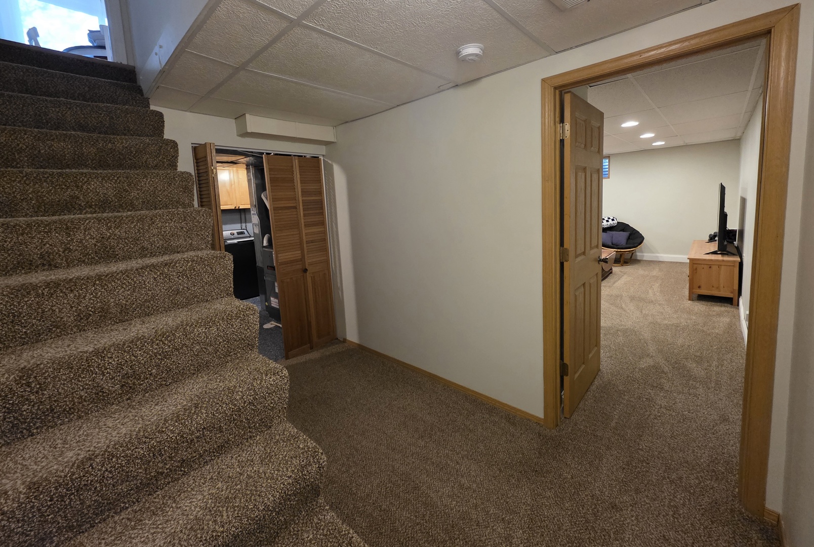 585 N Lyle Avenue, Elgin, IL 60123