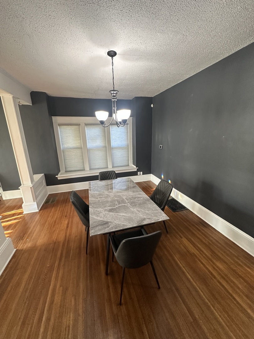 1307 S Main Street, Bloomington, IL 61701