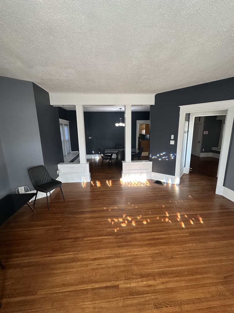 1307 S Main Street, Bloomington, IL 61701