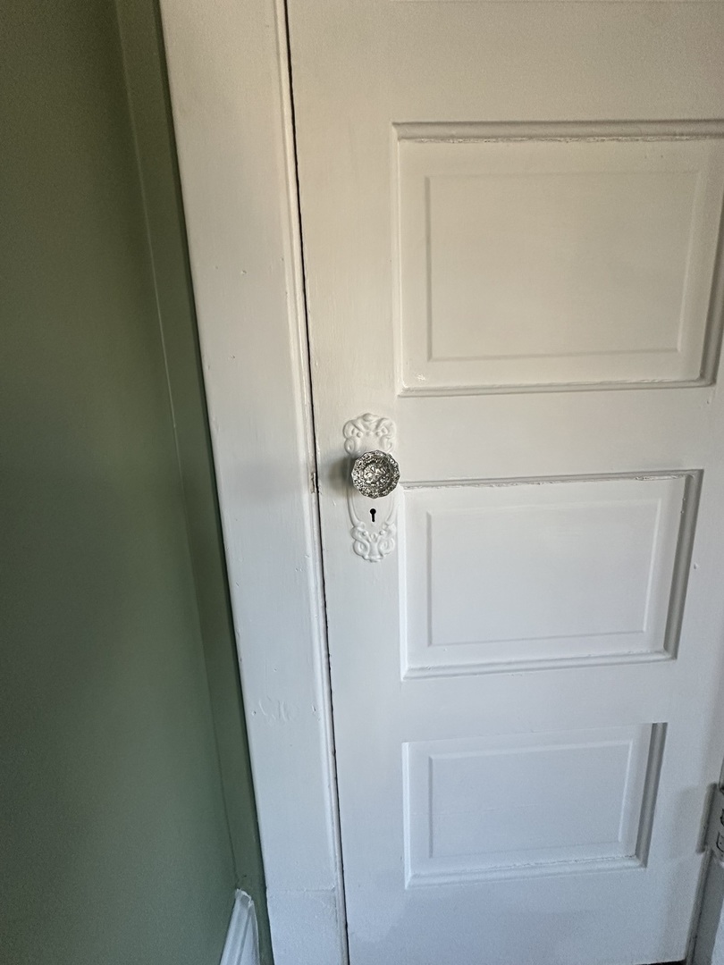 1307 S Main Street, Bloomington, IL 61701