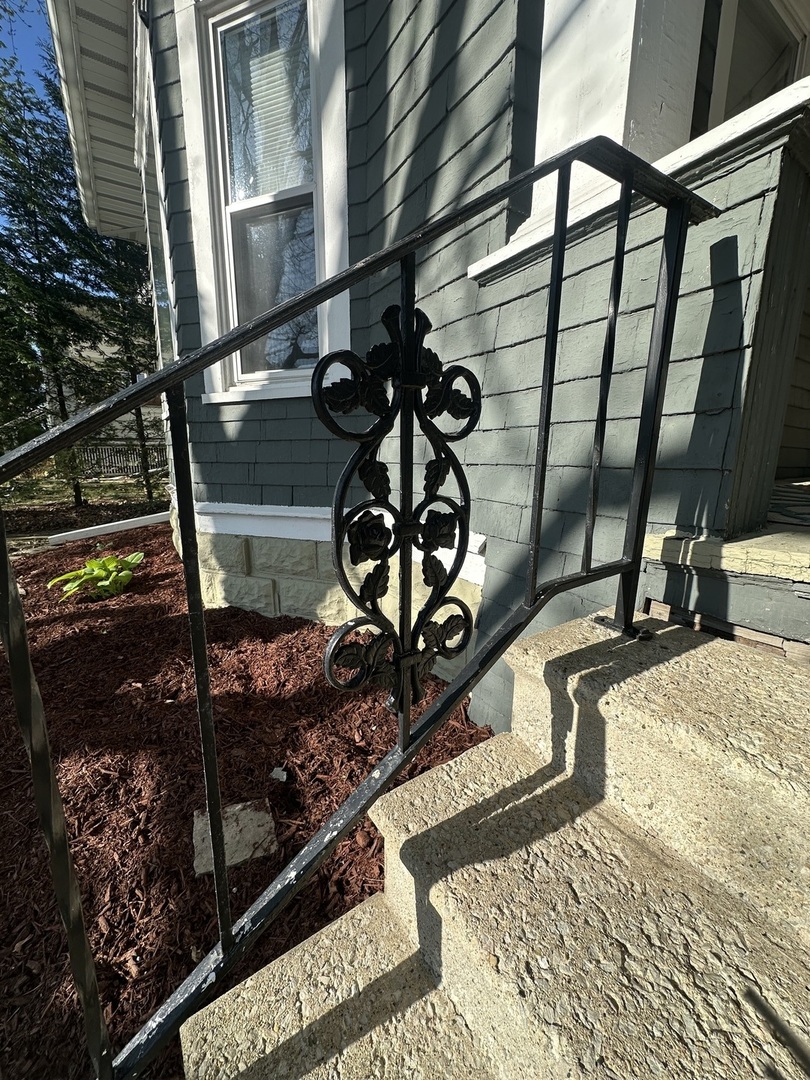 1307 S Main Street, Bloomington, IL 61701