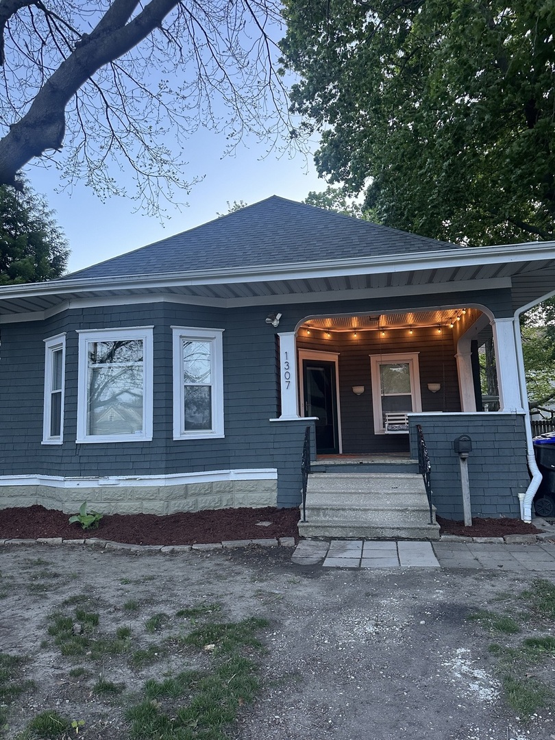 1307 S Main Street, Bloomington, IL 61701