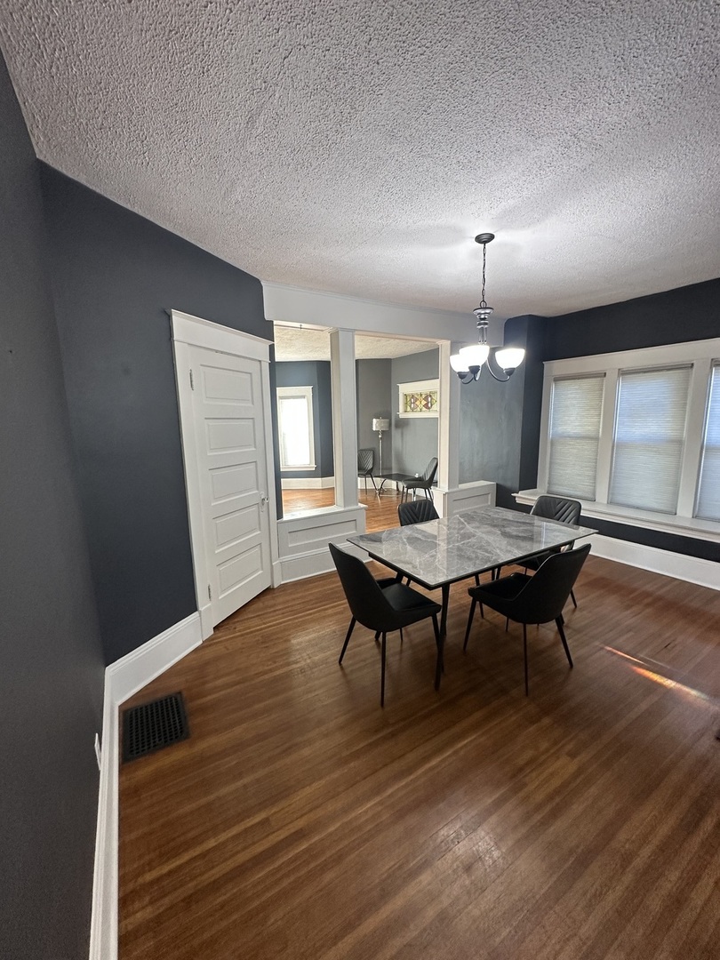 1307 S Main Street, Bloomington, IL 61701