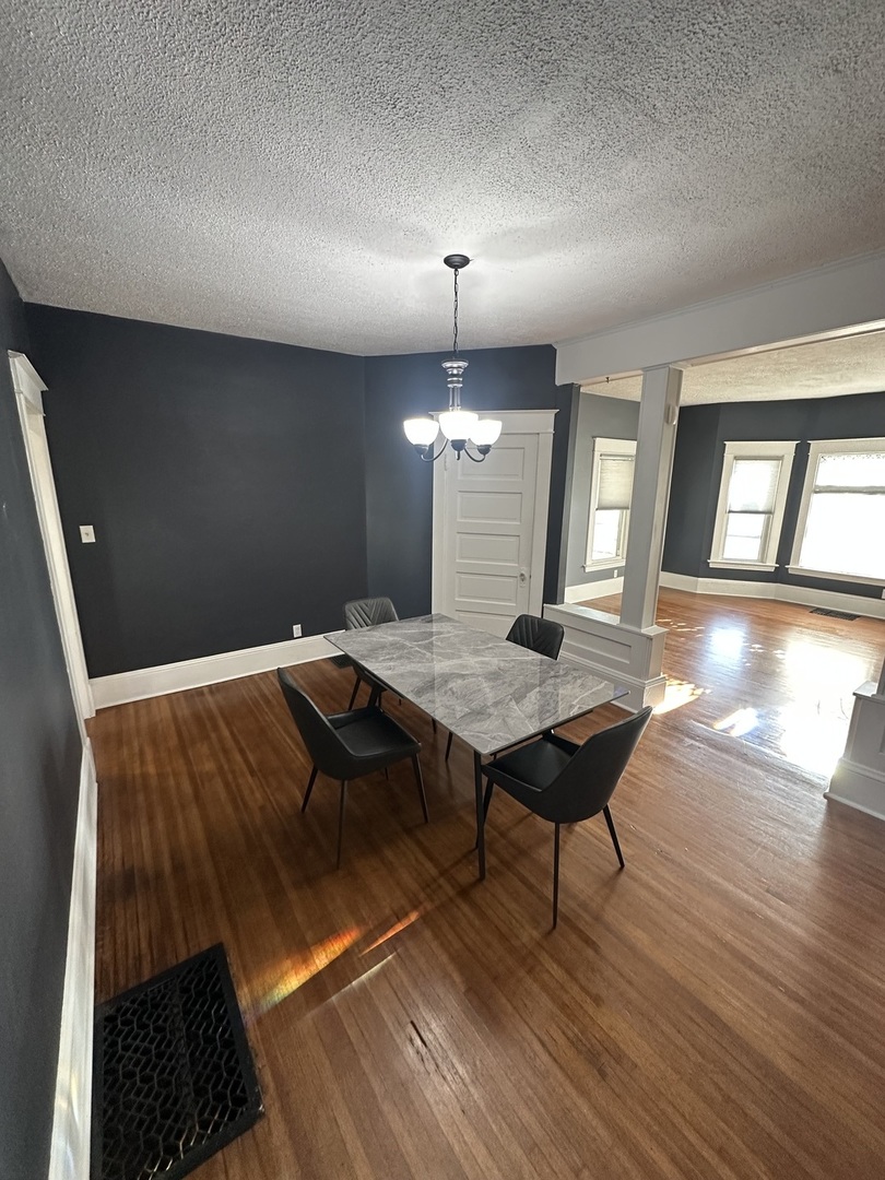 1307 S Main Street, Bloomington, IL 61701