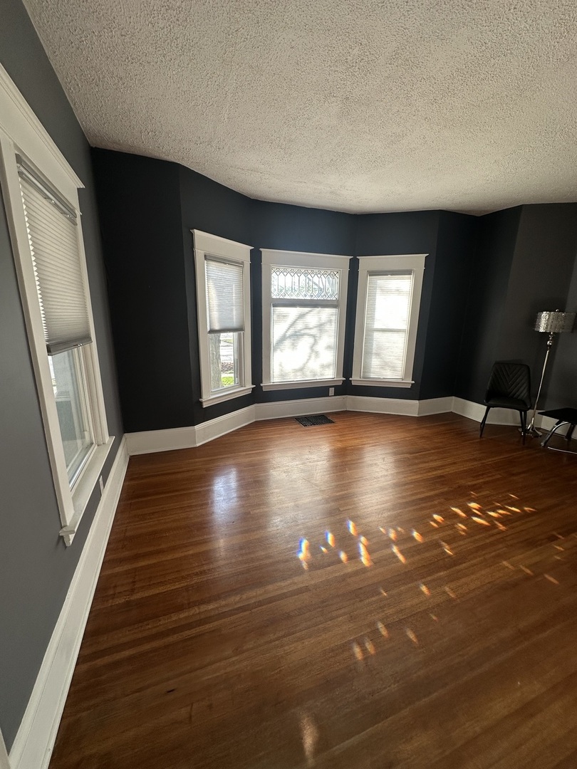 1307 S Main Street, Bloomington, IL 61701