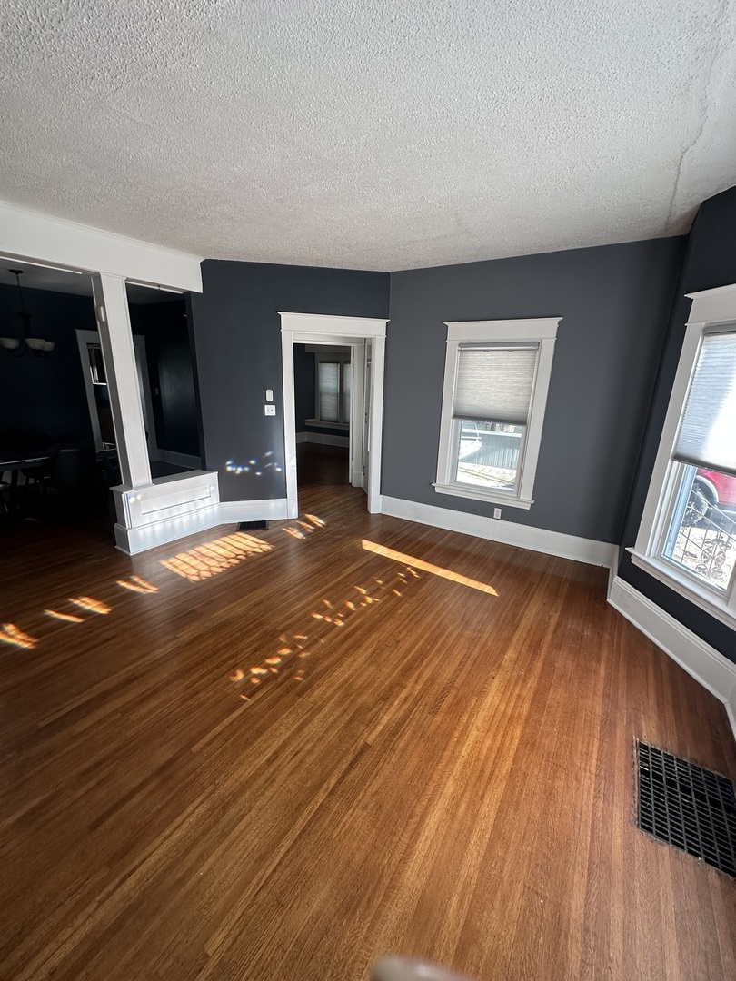 1307 S Main Street, Bloomington, IL 61701