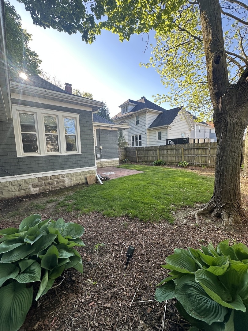 1307 S Main Street, Bloomington, IL 61701