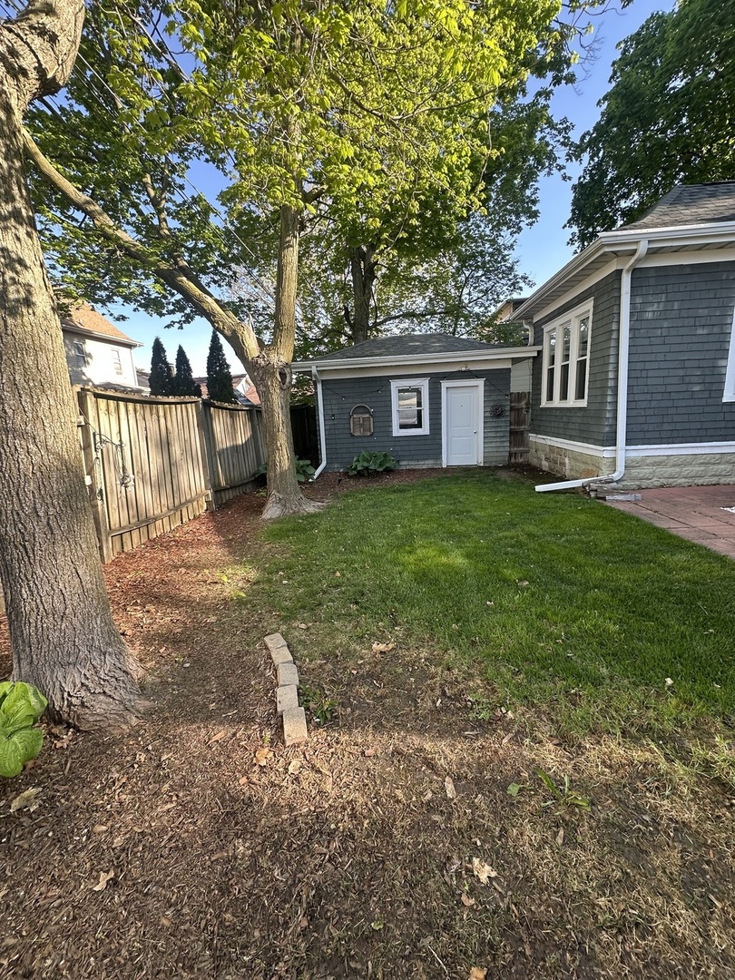 1307 S Main Street, Bloomington, IL 61701