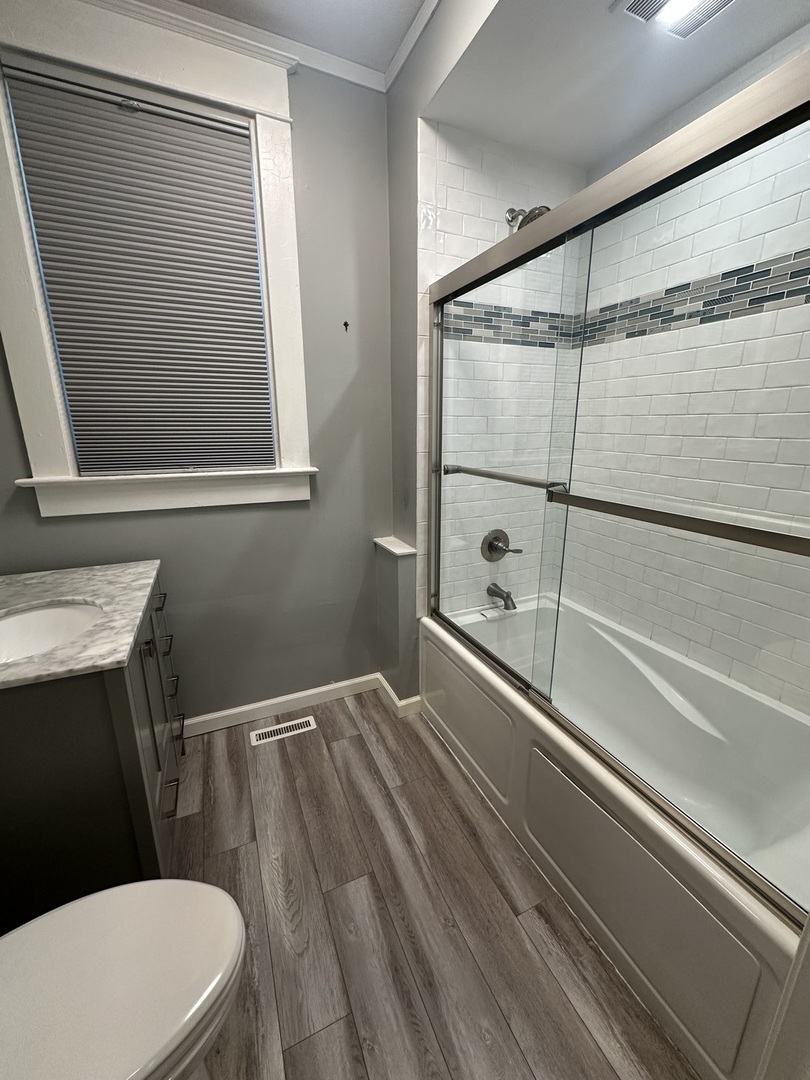 1307 S Main Street, Bloomington, IL 61701